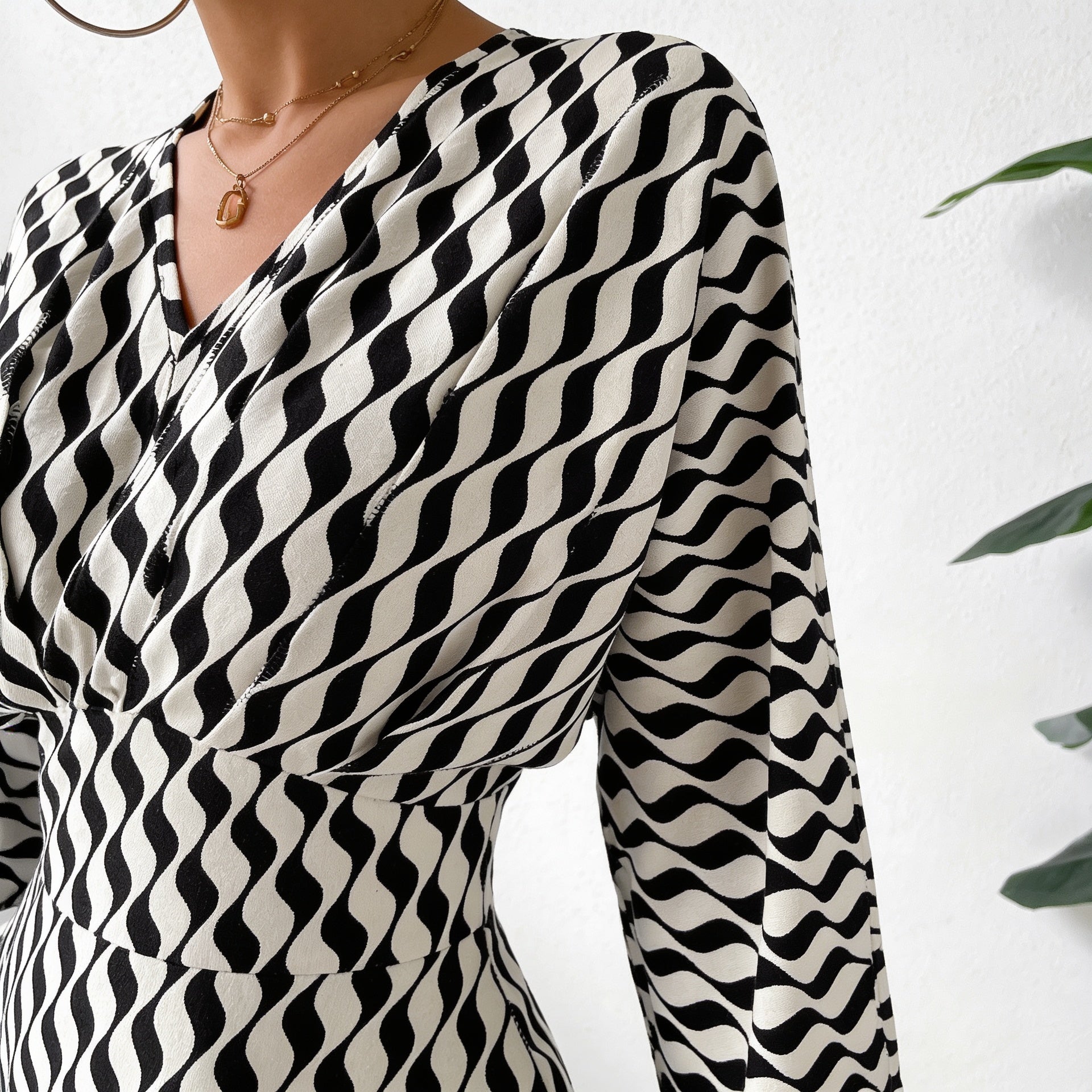 Women’s Geometric Print Maxi Dress with V-Neck Office Clothing