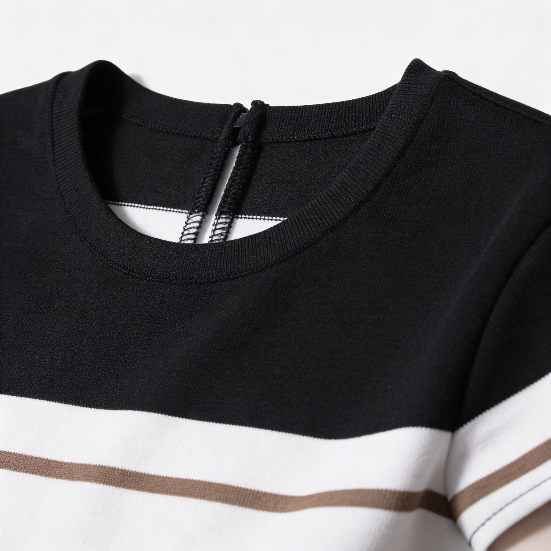 Men’s Block Short Sleeve T-Shirt and Shorts Set with Stripe Detail